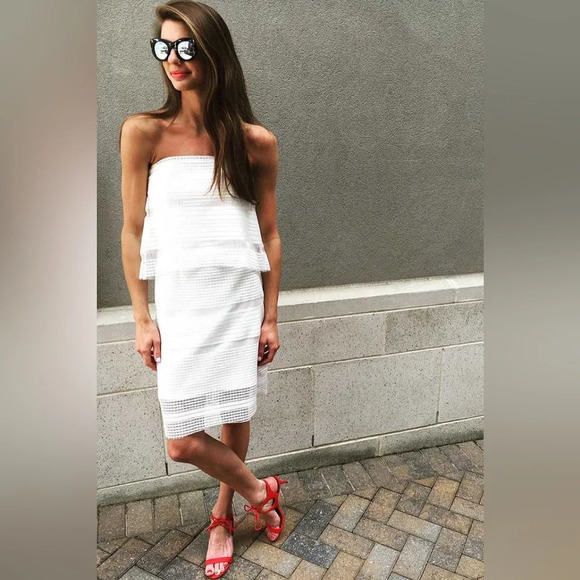 NWT Elliatt Crested Sheer Overlay Tiered Strapless Dress White XS - Picture 3 of 13